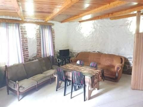 Old House Hotel يوريكي المظهر الخارجي الصورة